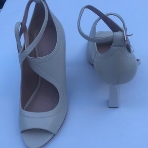 NEW! AD and Daughter tan size 7 NEW
